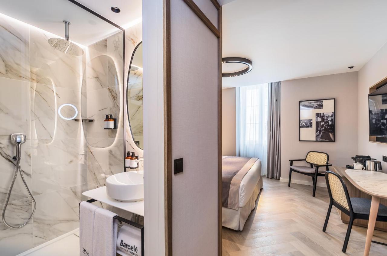 Отель Barcelo Funchal Oldtown Экстерьер фото A room at the hotel