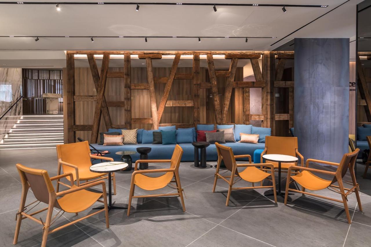 Отель Barcelo Funchal Oldtown Экстерьер фото The lounge at the airport