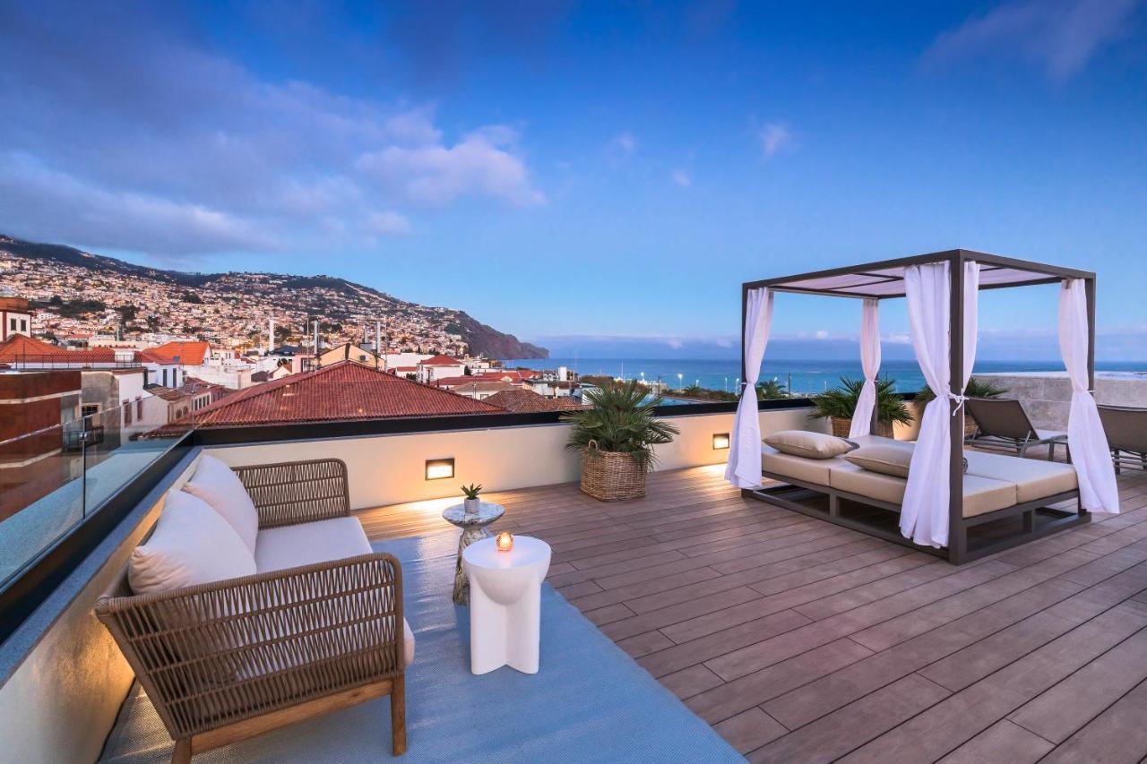 Отель Barcelo Funchal Oldtown Экстерьер фото The hotel's rooftop