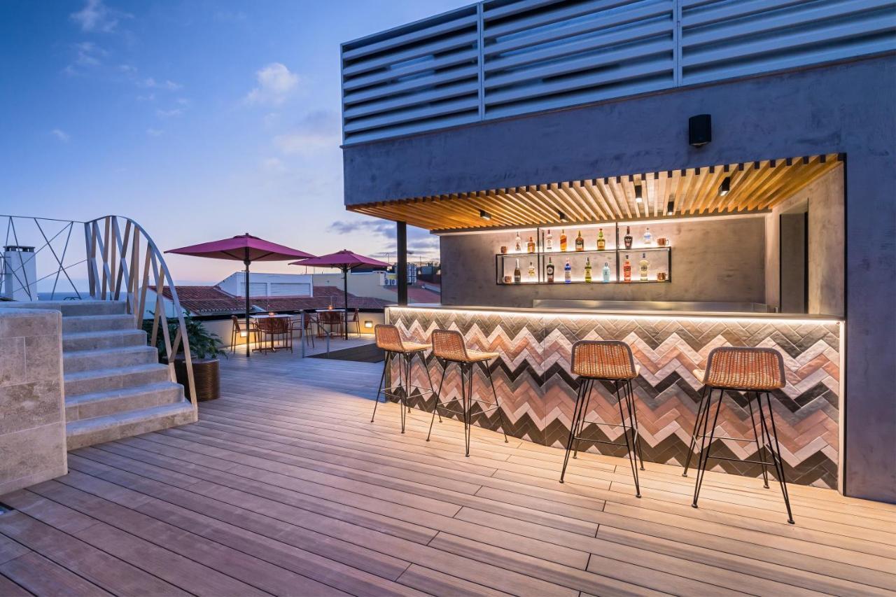 Отель Barcelo Funchal Oldtown Экстерьер фото Rooftop bar